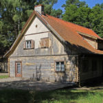 Chatka pod złym znakiem